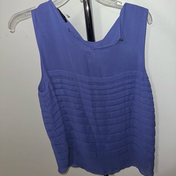 VINCE CAMUTO TOP L - Picture 2 of 3